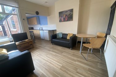 3 bed house, 98 Sincil Bank, St Catherines, Lincoln, LN57TG - Image 2