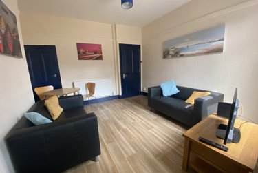 3 bed house, 98 Sincil Bank, St Catherines, Lincoln, LN57TG - Image 1