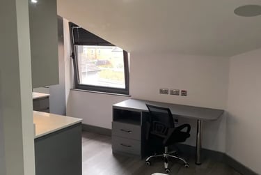 Studio Luxe - Image 1