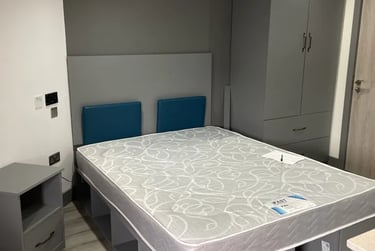 Studio Luxe - Image 2