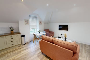 2 bed flat, 105-107 Portland Road, Arboretum, Nottingham, NG74FW - Image 2