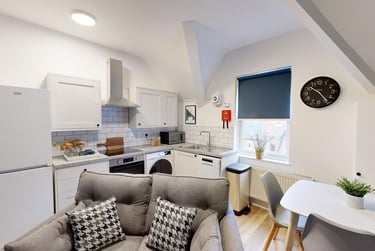 2 bed flat, Burns Street, Arboretum, Nottingham, NG74DS - Image 2