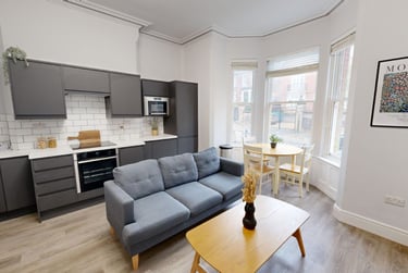 2 bed flat, Burns Street, Arboretum, Nottingham, NG74DS - Image 1