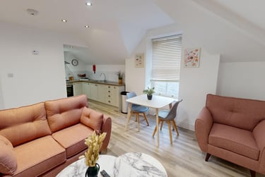 2 bed flat, 105-107 Portland Road, Arboretum, Nottingham, NG74FW - Image 1