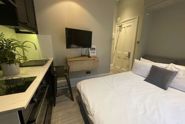 1 bed studio, Baker Street, Marylebone, London, NW16BU - Image 2