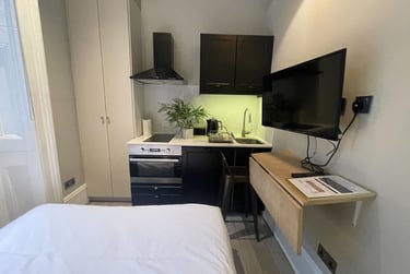 1 bed studio, Baker Street, Marylebone, London, NW16BU - Image 3