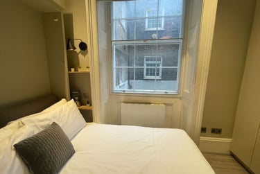 1 bed studio, Baker Street, Marylebone, London, NW16BU - Image 6