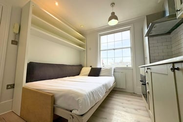 1 bed studio, Baker Street, Marylebone, London, NW16BU - Image 1