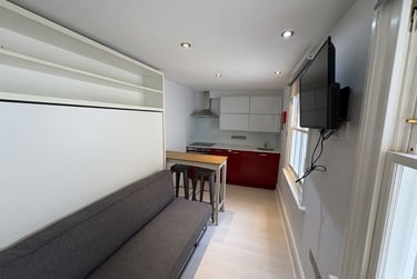 1 bed studio, Baker Street, Marylebone, London, NW16BU - Image 2
