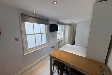 1 bed studio, Baker Street, Marylebone, London, NW16BU - Image 5