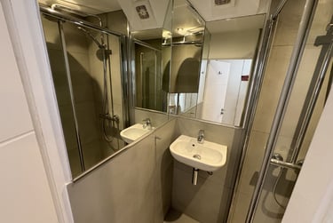 1 bed studio, Baker Street, Marylebone, London, NW16BU - Image 8