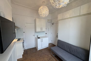 1 bed studio, Baker Street, Marylebone, London, NW16BU - Image 1