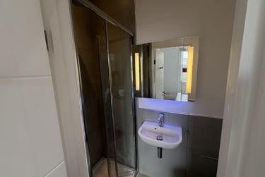 1 bed studio, Baker Street, Marylebone, London, NW16BU - Image 1