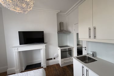 1 bed studio, Baker Street, Marylebone, London, NW16BU - Image 3