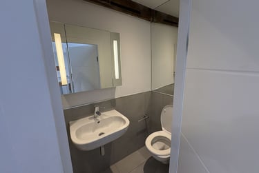 1 bed studio, Baker Street, Marylebone, London, NW16BU - Image 9