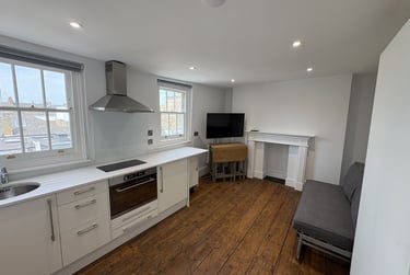 1 bed studio, Baker Street, Marylebone, London, NW16BU - Image 3