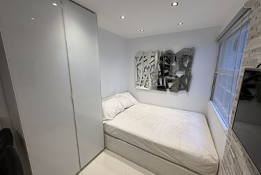 1 bed studio, Baker Street, Marylebone, London, NW16BU - Image 2