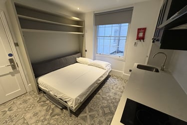 1 bed studio, Baker Street, Marylebone, London, NW16BU - Image 2