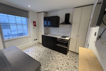 1 bed studio, Baker Street, Marylebone, London, NW16BU - Image 5