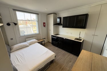 1 bed studio, Baker Street, Marylebone, London, NW16BU - Image 3