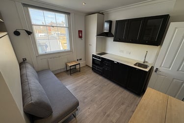 1 bed studio, Baker Street, Marylebone, London, NW16BU - Image 1