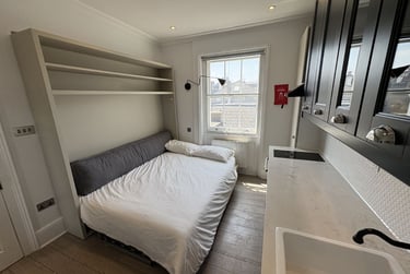 1 bed studio, Baker Street, Marylebone, London, NW16BU - Image 2