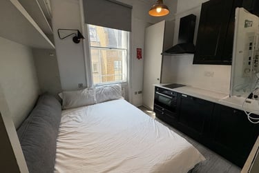 1 bed studio, Baker Street, Marylebone, London, NW16BU - Image 2
