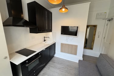 1 bed studio, Baker Street, Marylebone, London, NW16BU - Image 4