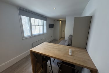 1 bed studio, Baker Street, Marylebone, London, NW16BU - Image 7