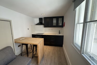 1 bed studio, Baker Street, Marylebone, London, NW16BU - Image 9