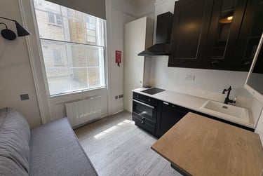 1 bed studio, Baker Street, Marylebone, London, NW16BU - Image 1