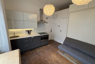 1 bed studio, Baker Street, Marylebone, London, NW16BU - Image 3