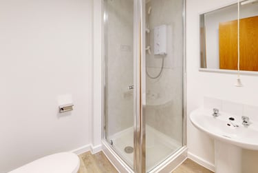 5 bed flat, New Street, City Centre, Falmouth, TR113LQ - Image 3