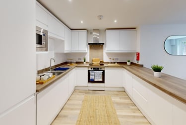 5 bed flat, New Street, City Centre, Falmouth, TR113LQ - Image 1