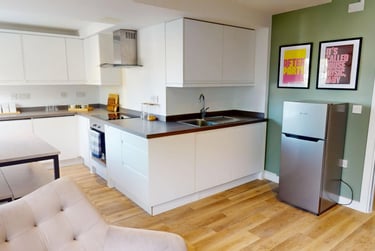 5 bed flat, New Street, City Centre, Falmouth, TR113LQ - Image 2