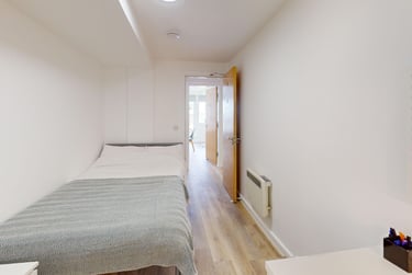 4 bed flat, New Street, City Centre, Falmouth, TR113LQ - Image 8