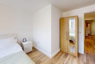 4 bed flat, New Street, City Centre, Falmouth, TR113LQ - Image 11