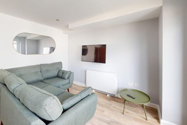 4 bed flat, New Street, City Centre, Falmouth, TR113LQ - Image 1