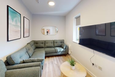 6 bed flat, Bar Road, City Centre, Falmouth, TR114NN - Image 1