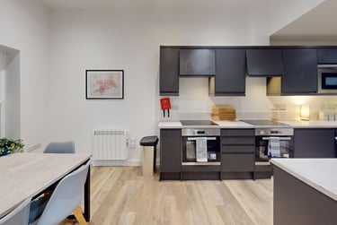 6 bed flat, Bar Road, City Centre, Falmouth, TR114NN - Image 3