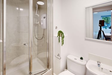 4 bed flat, New Street, City Centre, Falmouth, TR113LQ - Image 2