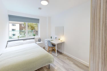 4 bed flat, New Street, City Centre, Falmouth, TR113LQ - Image 8