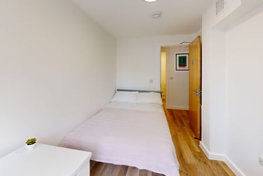 4 bed flat, New Street, City Centre, Falmouth, TR113LQ - Image 10