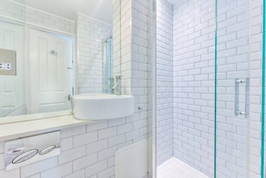 1 bed studio, Baker Street, Marylebone, London, NW16BU - Image 3