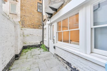 1 bed studio, Baker Street, Marylebone, London, NW16BU - Image 4