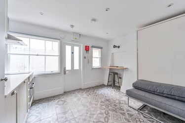 1 bed studio, Baker Street, Marylebone, London, NW16BU - Image 5