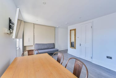 1 bed studio, Baker Street, Marylebone, London, NW16BU - Image 3