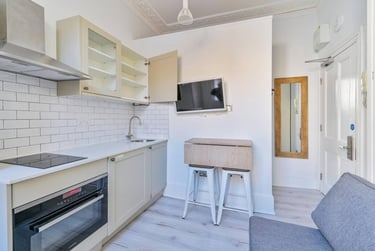 1 bed studio, Baker Street, Marylebone, London, NW16BU - Image 3