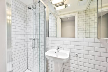 1 bed studio, Baker Street, Marylebone, London, NW16BU - Image 3