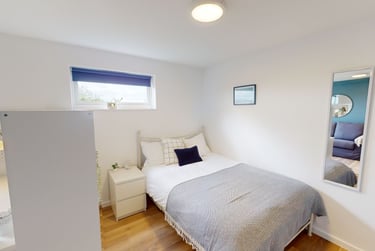 1 bed flat, Monterey Gardens, Mount Pleasant, Exeter, EX45EN - Image 2